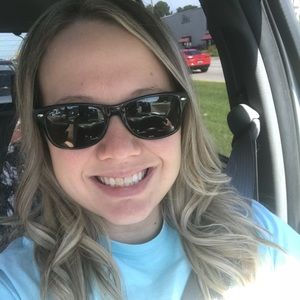 Meet your Posher, Ashleigh